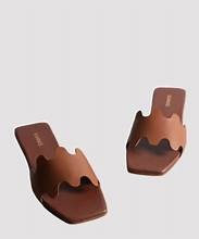 Mallawi Wavy Square Toe Slide